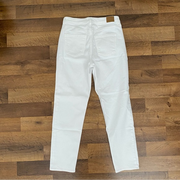 America Eagle Stretch Mom Jeans - White - Size 8 Long - Picture 2 of 4